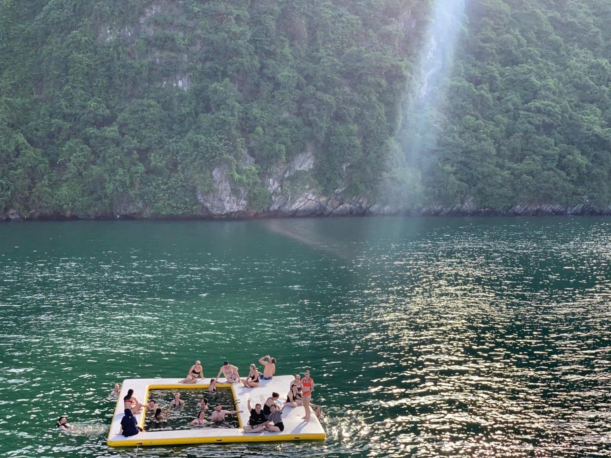 Отель V'Spirit Cruise Халонг Экстерьер фото