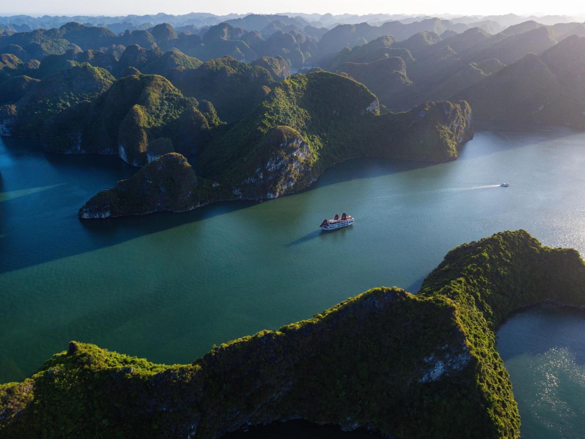 Отель V'Spirit Cruise Халонг Экстерьер фото